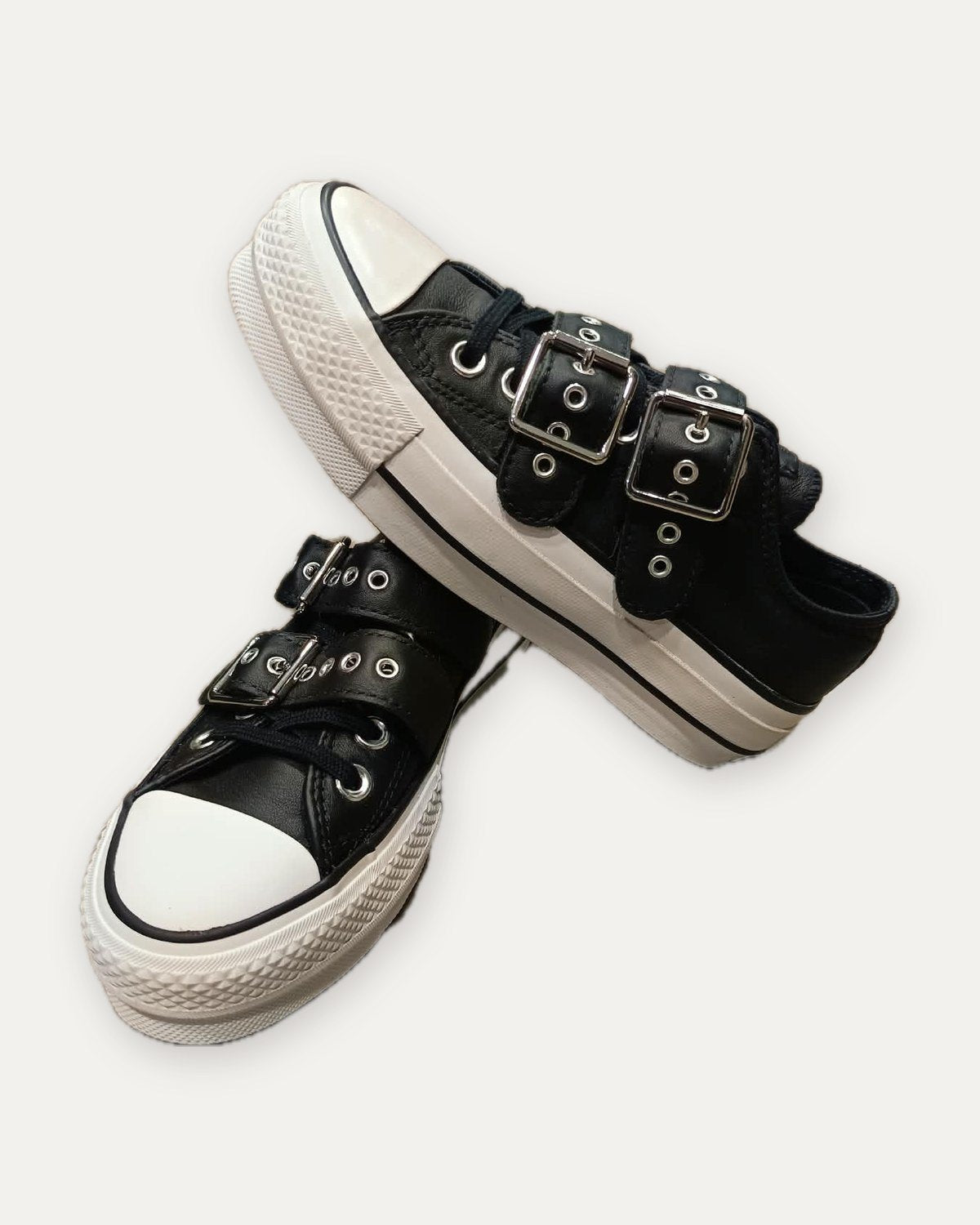 sneaker platform con fibbie converse, nero