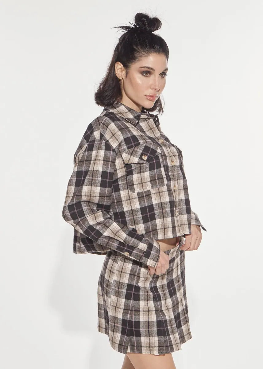 camicia cropped in flanella a quadri con ricamo denny rose, moka e beige, foto 2 di 3